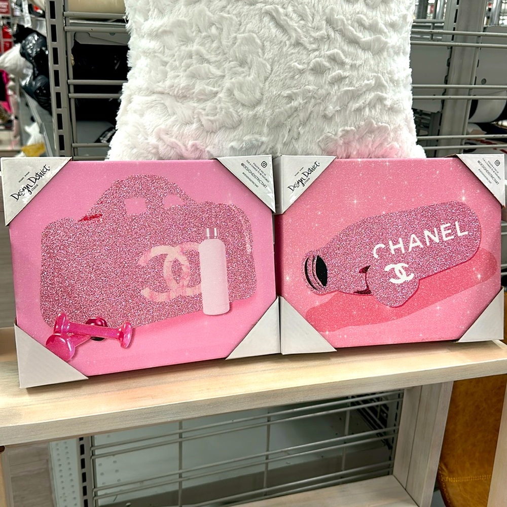 🩷💖💝WATER & GYM BAG DESIGNER AUTHENTIC WALL ART 🖼️